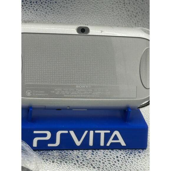 Sliver ps vita 1000 OLED w/charger RARE - Picture 10 of 10